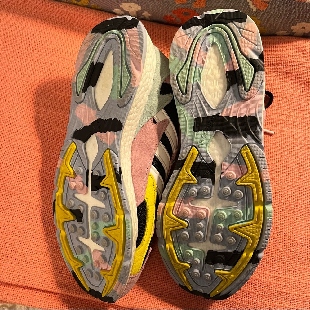 In Good Condition Adidas Sneakers W 9.5 - Picture 6 of 6
